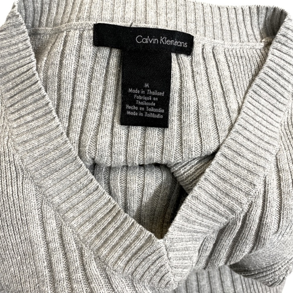Vintage Calvin Klein Jeans Gray V-Neck Sweater Size Medium Neutral Classic - Picture 6 of 6